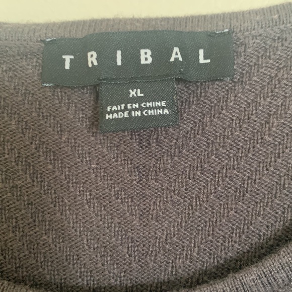 Long sleeve crew neck tribal sweater with silver metallic-like new condition - Picture 4 of 6